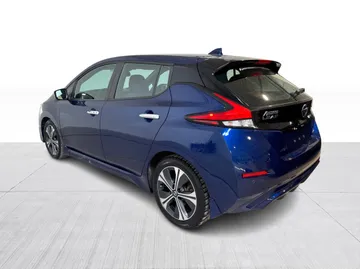 2022 Nissan LEAF - image 11