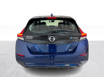 2022 Nissan LEAF - image 12