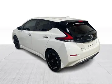 2023 Nissan LEAF - image 10