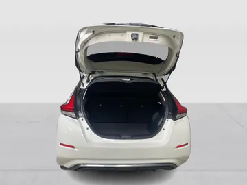 2023 Nissan LEAF - image 12