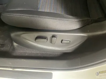 2023 Nissan LEAF - image 18