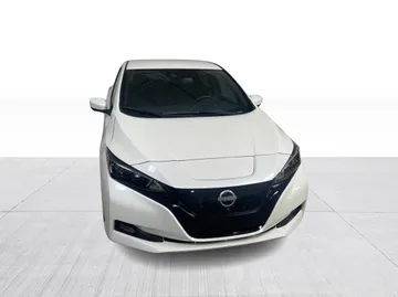 2023 Nissan LEAF - image 7