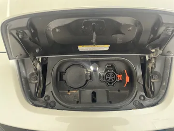 2023 Nissan LEAF - image 20