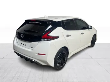 2023 Nissan LEAF - image 13