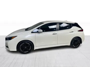 2023 Nissan LEAF - image 9