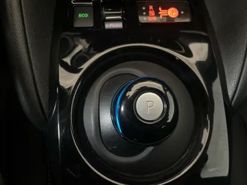 2023 Nissan LEAF - image 29