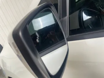 2023 Nissan LEAF - image 19
