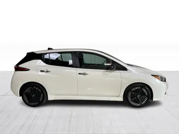 2024 Nissan LEAF - image 9