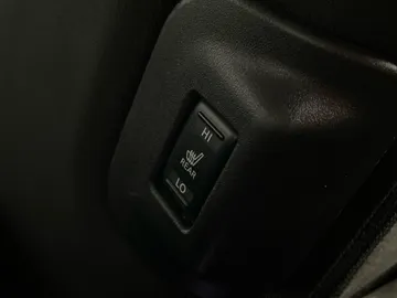 2024 Nissan LEAF - image 27