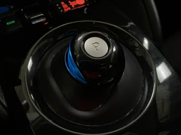 2024 Nissan LEAF - image 31