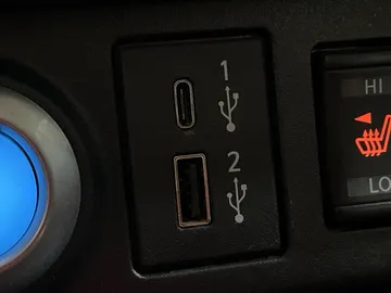 2024 Nissan LEAF - image 30