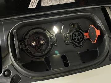 2024 Nissan LEAF - image 20