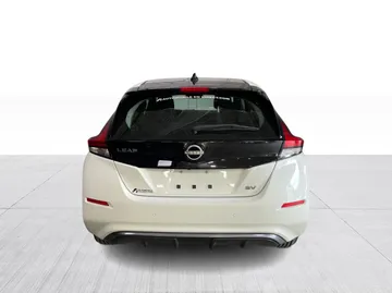 2024 Nissan LEAF - image 7