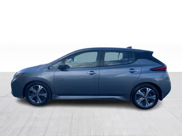 2021 Nissan LEAF - image 10
