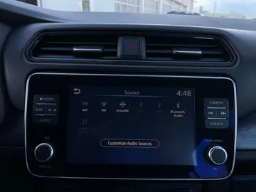 2021 Nissan LEAF - image 7