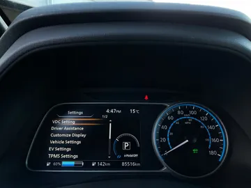 2021 Nissan LEAF - image 16