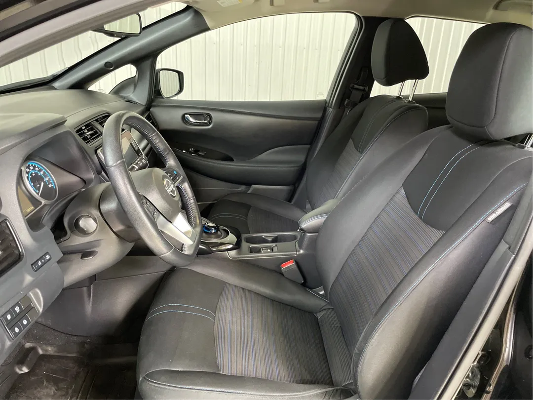 2023 Nissan LEAF — photo 3