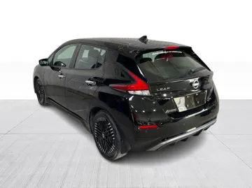 2023 Nissan LEAF - image 10
