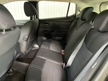 2023 Nissan LEAF - image 14