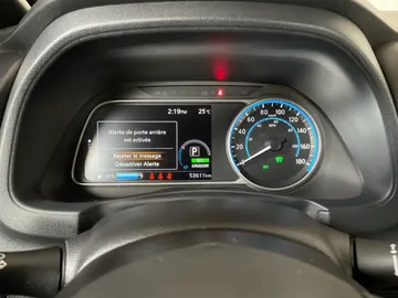 2023 Nissan LEAF - image 15