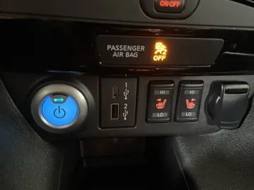 2023 Nissan LEAF - image 24