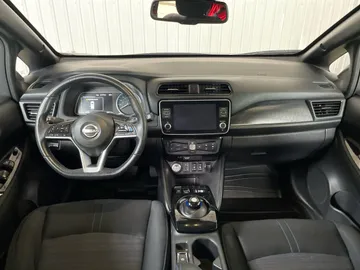 2023 Nissan LEAF - image 4