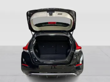 2023 Nissan LEAF - image 12