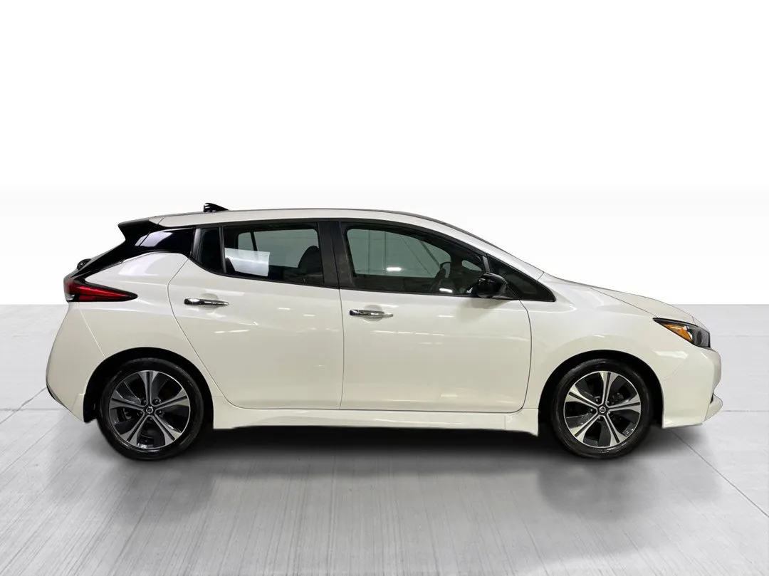 2022 Nissan LEAF — photo 8
