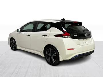 2022 Nissan LEAF - image 7