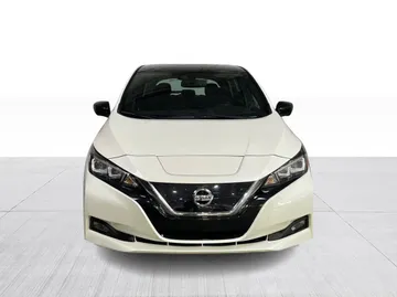 2022 Nissan LEAF - image 3