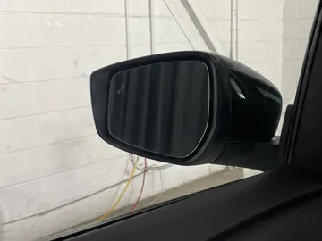 2022 Nissan LEAF - image 19