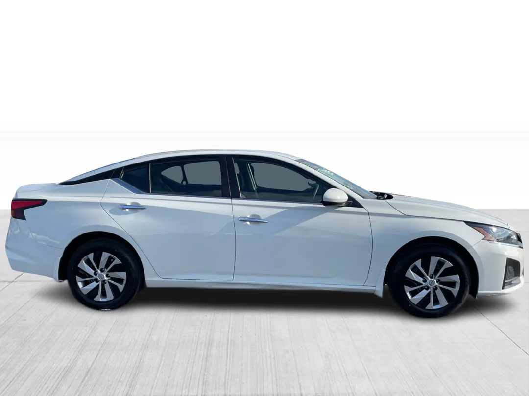 2023 Nissan Altima for sale - photo 2