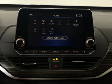 2019 Nissan Altima - image 8
