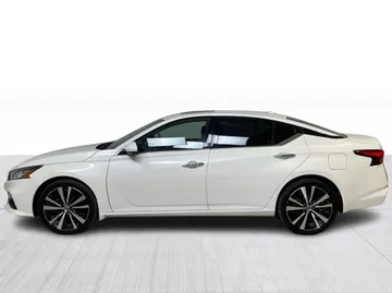 2019 Nissan Altima - image 11