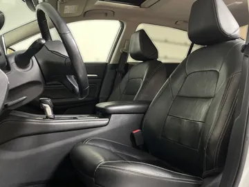 2019 Nissan Altima - image 3
