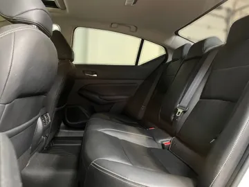 2019 Nissan Altima - image 16
