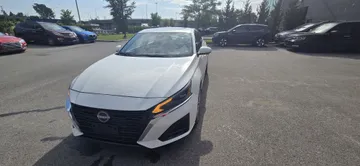 2024 Nissan Altima - image 3