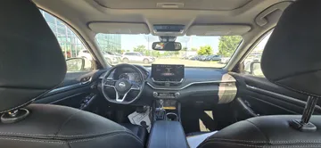 2024 Nissan Altima - image 8