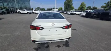 2024 Nissan Altima - image 6