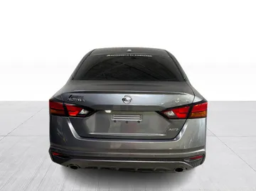 2021 Nissan Altima - image 12