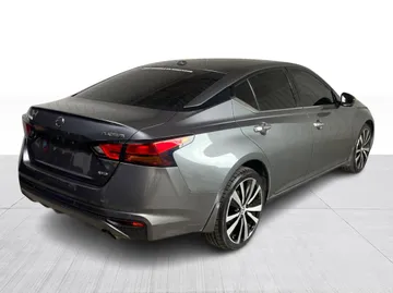 2021 Nissan Altima - image 14