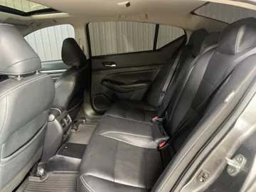 2021 Nissan Altima - image 15