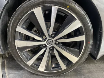 2021 Nissan Altima - image 7