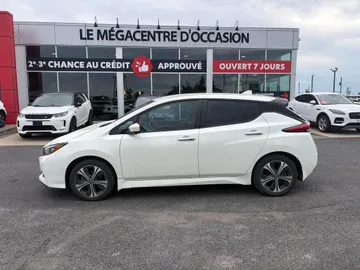 2022 Nissan LEAF - image 4