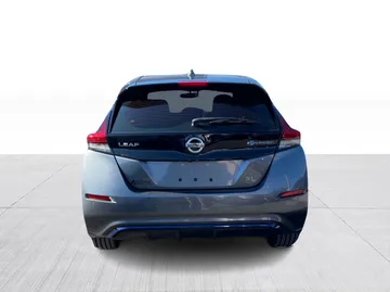 2020 Nissan LEAF - image 12