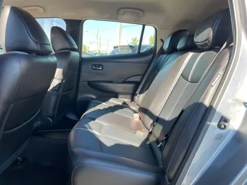 2020 Nissan LEAF - image 15