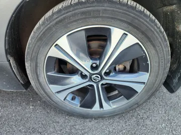 2020 Nissan LEAF - image 6