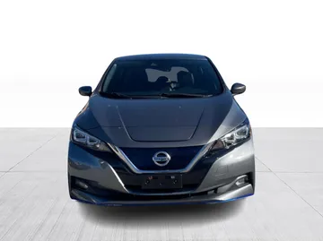 2020 Nissan LEAF - image 8
