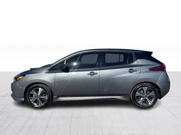 2020 Nissan LEAF - image 10