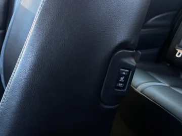 2020 Nissan LEAF - image 26